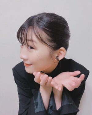Sairi Ito Instagram - 【一枚目】
ニット
ドレス
@ys_theofficial
イヤーカフ
@JACK_JOAT
@justindavis_jewels
リング
@garni_official

【二枚目】
ジャケット
パンツ
@teloplan_official
ブーツ
@katimshoes
イヤーカフ
@masana_jewelry

【三枚目】
ドレス
@ermannofirenze
パンプス
@louboutinworld
イヤーカフ
リング
ブレスレット
@hirotakajewelry

【四枚目】
トップス
スカート
@akaneutsunomiya
イヤーカフ
@pluietokyo
イヤリング
@etoilight_jewelry
@higashiyamapr
靴
@henri.en.vargo

ありがとうございました❤️！