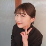 Sairi Ito Instagram – さいきんの…👗💄

【一枚目】
ジャケット
パンツ
@_ebonyofficial_
パンプス
@lunique_official_
イヤーカフ
@graey_official
リング
@rieukjewelry 

【二枚目】
シャツ
スカート
@msgm
イヤーカフ
@prmal_jewelry