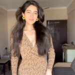 Sakshi Vaidya Instagram - got ready for a Christmas party on a Friday night!🥹 Also, this song is on loop lately! Which one you’ve been listening to? . . . . . . #reels #reelsinstagram #explorepage✨ #qala
