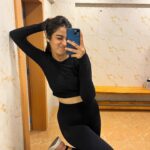 Sakshi Vaidya Instagram - Alexa, do my cardio sesh for me 🥱