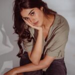 Sakshi Vaidya Instagram - sending my smiles through the lens 🥰 . . . . Shot by- @puchi.photography