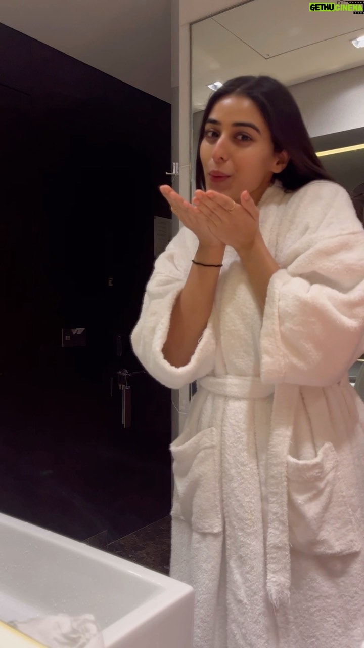 Sakshi Vaidya Instagram - what my post shoot nights look like! Ft. Skincare therapy! 💕