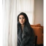 Sakshi Vaidya Instagram - seeking solace 🍃 . . . Photographer and creative director @bharat_rawail Styling- @jinalpnagda Accessories- @viariaccessories