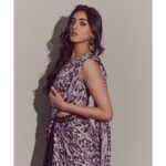 Sakshi Vaidya Instagram - 🖤🤍 . . . . . Styled by - @ashwin_ash1 & @hassankhan_3 Style team - @stylebyannapurna Outfit - @ethmofashion by Maitri Khanna @vblitzcommunications Jewelry- @karnikajewelshyd Shot by - @arifminhaz