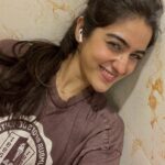 Sakshi Vaidya Instagram - looking at you like my post 🫶🏼☺️