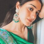 Sakshi Vaidya Instagram - A saree moment 💚🍃