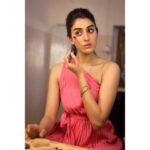 Sakshi Vaidya Instagram – pink and all.. 💖
#AgentOn28thApril
.
.
.

Styled by – @ashwin_ash1 & @hassankhan_3
Asst by – @stylebyannapurna
Outfit – @forevernew_india
Jewelry- @thetrinkaholic
Shot by – @pranav.foto 
Hair- @venkymakeupstudio