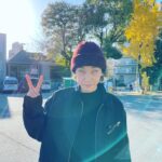 Sakura Ando Instagram – いよいよ本日公開映画バッドランズ🎞2021年に大阪.滋賀で撮影しました。
自分のコレ！演りたい！という本能にどうにか追いつくために理性的に追い込んでゆく日々を存分に楽しみました。バチボコにかっこいい役者さんたちと、セッション的感覚強めのスピーディな原田組での撮影現場は日々興奮さめやらず、とても基礎代謝が上がりました♨️

それでは劇場でお会いしましょう😎🖤
@bad_lands_movie 
🫰🫰🫰🫰🫰🔫🖤
映画の主人公ネリは白目とか、むきません。