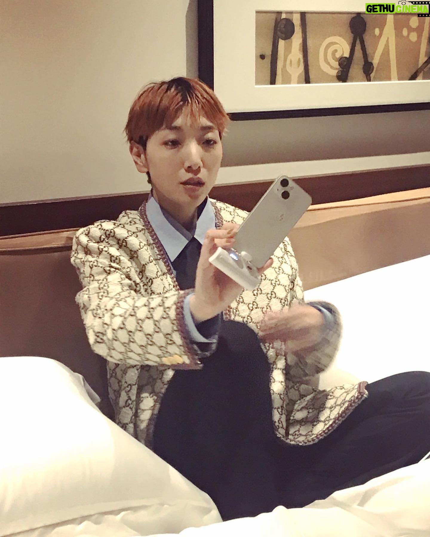 Sakura Ando - 100.6K Likes - 🌷🦊映画怪物完成披露舞台挨拶が終わってホッとうかれている、わし。
6月2日公開です🦊🌷
@kaibutsumovie
@megumiyoshida_
@tomoe___nakayama
@gucci