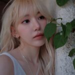 Sakura Miyawaki Instagram – 🧡💛