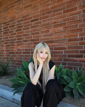 Sakura Miyawaki Instagram - Let's go Coachella!!!!!!!!!