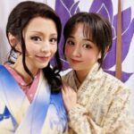Sakurako Ohara Instagram – ミュージカル「この世界の片隅に」
濃厚な日々を過ごしております。
あっという間に
中日を超えました😳
綾ちゃんとのすず×リンは、本日、東京公演ラストでした🥺🌸
そして、周作さんと哲さんである、なおちー×唯君の組み合わせもラストということもあり、
記念写真撮りました🤳☺️
なんだか今は、切ない気分です、、🥺
初めてダブルキャストを経験する私からすると、なんだか不思議な気持ち。。
それだけ東京公演の場を踏んだってことですかねぇ。
あっという間、、
でもまた一緒に舞台立つ日は、すぐ来るので✨
新鮮に生きるのも楽しみ😌
舞台裏では、演出部のスタッフさんが、毎回可愛い掲示と、飾り物をしてくださってます🥰その様子もちょこっと載せときますっ♡
北條周作 役 #海宝直人 さん
白木リン 役 #平野綾 さん
水原哲 役 #小林唯 さん