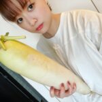 Sakurako Ohara Instagram - 私が作ったカレー やっぱり3杯食べてくれる親友 巨大な大根を大根餅にしてみました🤤 まいちんのお家料理も食べたい🤤