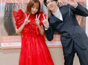 Sakurako Ohara Instagram - billboard classics 
大原櫻子 
Premium Symphonic Concert 2022

本日、兵庫公演🎻が終わり、
無事完走しました✨

ありがとうございました🥺

いやーん。何だか寂しい…

東京も、兵庫も、最高に楽しったです！
オーケストラの方々との空気感は、いつものライブとはまた全然違って、緊張したけど、
心が広がる感じが堪らなく気持ちよかったです…🥺✨

心に寄り添って指揮をしてくださった山脇幸人さん✨
舞台の上では、あんなに優しく丁寧な指揮をなさるのに、
楽屋にご挨拶行くと、😎こんな感じなのがギャップで、そのお姿も見られなくなるの寂しい😂笑

いい出会いがたくさんありました😌

またいつか、オーケストラの皆さんとご一緒したいです！

感謝！