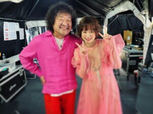 Sakurako Ohara Instagram - 葉加瀬太郎　音楽祭　2023
暑い中、ありがとうございました✨

色々あったけど…
なんとかなんとか無事に歌を届けられて良かった💦

葉加瀬さんと「I will survive」奏でられたのは、人生の宝です✨

感謝でいっぱいの1日でした🥺

レオちんともパシャリ📸