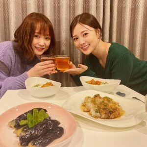 Sakurako Ohara Instagram - 私が作ったカレー
やっぱり3杯食べてくれる親友

巨大な大根を大根餅にしてみました🤤

まいちんのお家料理も食べたい🤤