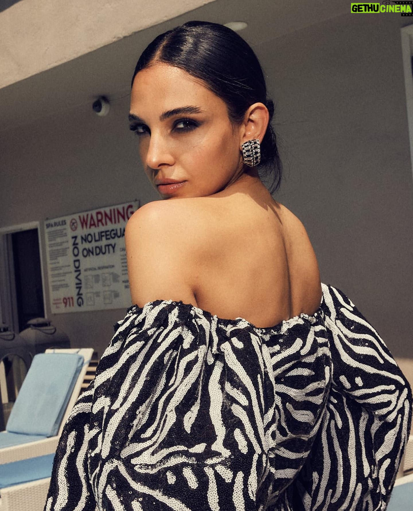 Salma Abu Deif Instagram - Check my interview with @voguearabia about When in LA and the city of 🌴 🌟 talking about the industry of filmmaking and fashion. Shot by: @gabrieledimartino Production: @koralcommunication @gildakoralflora #losangeles #voguearabia