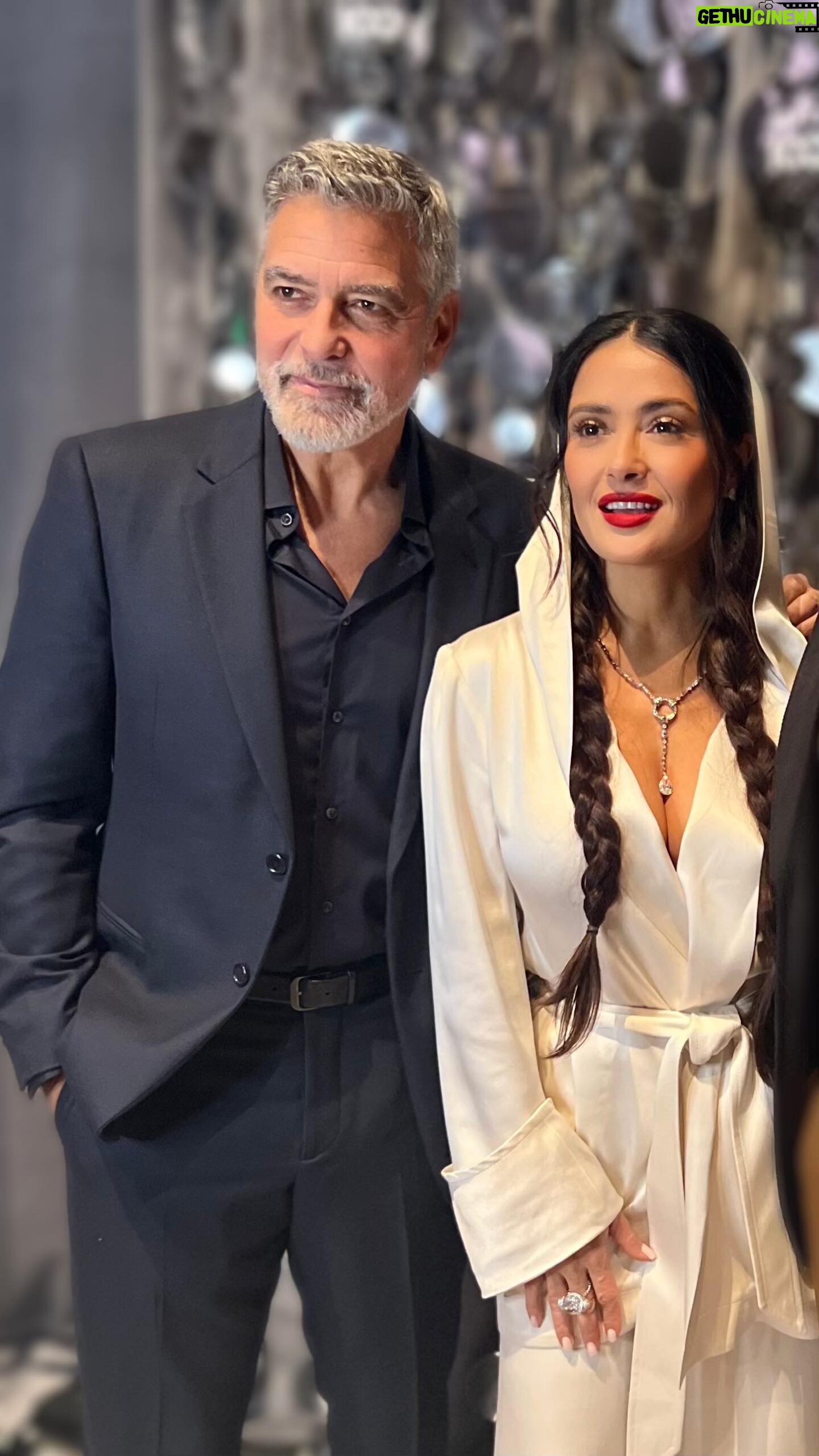 Salma Hayek Pinault Instagram - Happy birthday George! Feliz Cumpleanos Jorge! 🥳 #georgeclooney