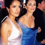 Salma Hayek Pinault Instagram - Happy Birthday Penelope 🎂 Thank you God for sending to Earth a special number of years ago an angel. All of us whose crossed paths with her know that she’s made our life crazy, exciting, meaningful, inspiring and taught us the meaning of solidarity and loyalty with so much love. Thank you, to you Penelope, for the little angels that you’ve mothered into this world. You are an extraordinary woman, and every year even more. ❤️.@penelopecruzoficial ¡Feliz cumpleaños Penélope 🎂! Gracias Dios por enviar a la Tierra hace un número especial de años a un ángel. Todos nosotros que hemos cruzado caminos con ella sabemos que ha hecho nuestras vidas locas, emocionantes, significativas, inspiradoras y nos ha enseñado el significado de la solidaridad y la lealtad con tanto amor. Gracias a ti, Penélope, por los pequeños ángeles que has traído a este mundo. Eres una mujer extraordinaria, y cada año aún más. #penelopecruz 📷:jeffkravitz @ron_galella @jeffvespa