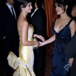 Salma Hayek Pinault Instagram - Happy Birthday Penelope 🎂 Thank you God for sending to Earth a special number of years ago an angel. All of us whose crossed paths with her know that she’s made our life crazy, exciting, meaningful, inspiring and taught us the meaning of solidarity and loyalty with so much love. Thank you, to you Penelope, for the little angels that you’ve mothered into this world. You are an extraordinary woman, and every year even more. ❤️.@penelopecruzoficial ¡Feliz cumpleaños Penélope 🎂! Gracias Dios por enviar a la Tierra hace un número especial de años a un ángel. Todos nosotros que hemos cruzado caminos con ella sabemos que ha hecho nuestras vidas locas, emocionantes, significativas, inspiradoras y nos ha enseñado el significado de la solidaridad y la lealtad con tanto amor. Gracias a ti, Penélope, por los pequeños ángeles que has traído a este mundo. Eres una mujer extraordinaria, y cada año aún más. #penelopecruz 📷:jeffkravitz @ron_galella @jeffvespa