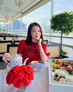 Sam Instagram - Ơ bông hoa xinh quá 🤭🤭🤭