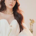 Sam Instagram – Bé Bầu này điệu quá ☺️
—————————
Makeup: @hiwon2412 
Photo: @iam_linhpham 
Stylist: @maikhacduy 
Cameraman: @duyhuynh812