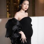 Sam Instagram - Ở độ tuổi không còn đau lòng nữa Mà đau cột sống vì chụp ảnh 😅 ❤️ Makeup: @hiwon2412 Photo: @qquangduc Stylist: @bibo_stylist_ Assistant: @_tu_anhh.04_