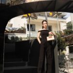 Sam Instagram - Quý cô thanh lịch ra đường không bao giờ quên túi xách nhen 😉 Hôm nay Sam quyết định đưa em Astra Canvas Tote Bag trong bộ sưu tập ITZ MINE vừa ra mắt của CHARLES & KEITH kết hợp với ITZY đi cafe. Em này nhỏ xinh, dễ dàng mix&match cực kì cho những buổi dạo phố hay gặp mặt bạn bè mà vẫn đựng được nhiều món cần thiết. Thiết kế tối giản, có đến 3 kích thước khác nhau, tha hồ lựa chọn theo nhu cầu và sở thích cá nhân cho mùa hè này 🥰 @charleskeithofficial #ITZMINE #ITZYxCharlesKeith #CharlesKeith_VN