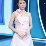 Sam Instagram – Thay vì tặng anh một đóa hồng không héo,
Để em gửi anh một mối tình không phai . 🌹🌹
——————
Dress @trenxystudios