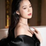 Sam Instagram - Mẹ Bầu của đêm qua ❤️ —————— Mk @hiwon2412 Photo @qquangduc Stylist @bibo_stylist_ Assistant @_tu_anhh.04_