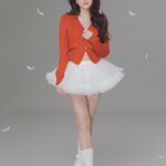 Sam Instagram - Giáng sinh là mùa để yêu thương 🎄🎄 Chúc tất cả mọi người đều có được tình yêu trong mùa đông này nhé ❤️ —————— Makeup: @hiwon2412 Photo: @iam_linhpham Stylist: @maikhacduy Cameraman: @duyhuynh812