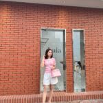 Sam Instagram – Bình thường thì đanh đá
Nhưng được thơm má thì lại ngoan 🥰