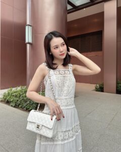 Sam Instagram - “ Nếu người ta làm anh không hạnh phúc, thì nhìn về phía em. Nhìn em hạnh phúc “