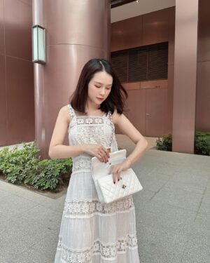 Sam Instagram - “ Nếu người ta làm anh không hạnh phúc, thì nhìn về phía em. Nhìn em hạnh phúc “