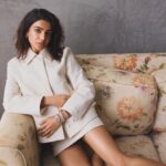 Samantha Instagram - Happy now🤓 Outfit @gucci Jewellery @bulgari Styled by @jukalker Makeup @avnirambhia Hair @dakshhnidhi Photography @madetart