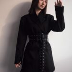 Samantha Ko Instagram - @rokhofficial @hm @mayaoo 🖤🤍 #sammko