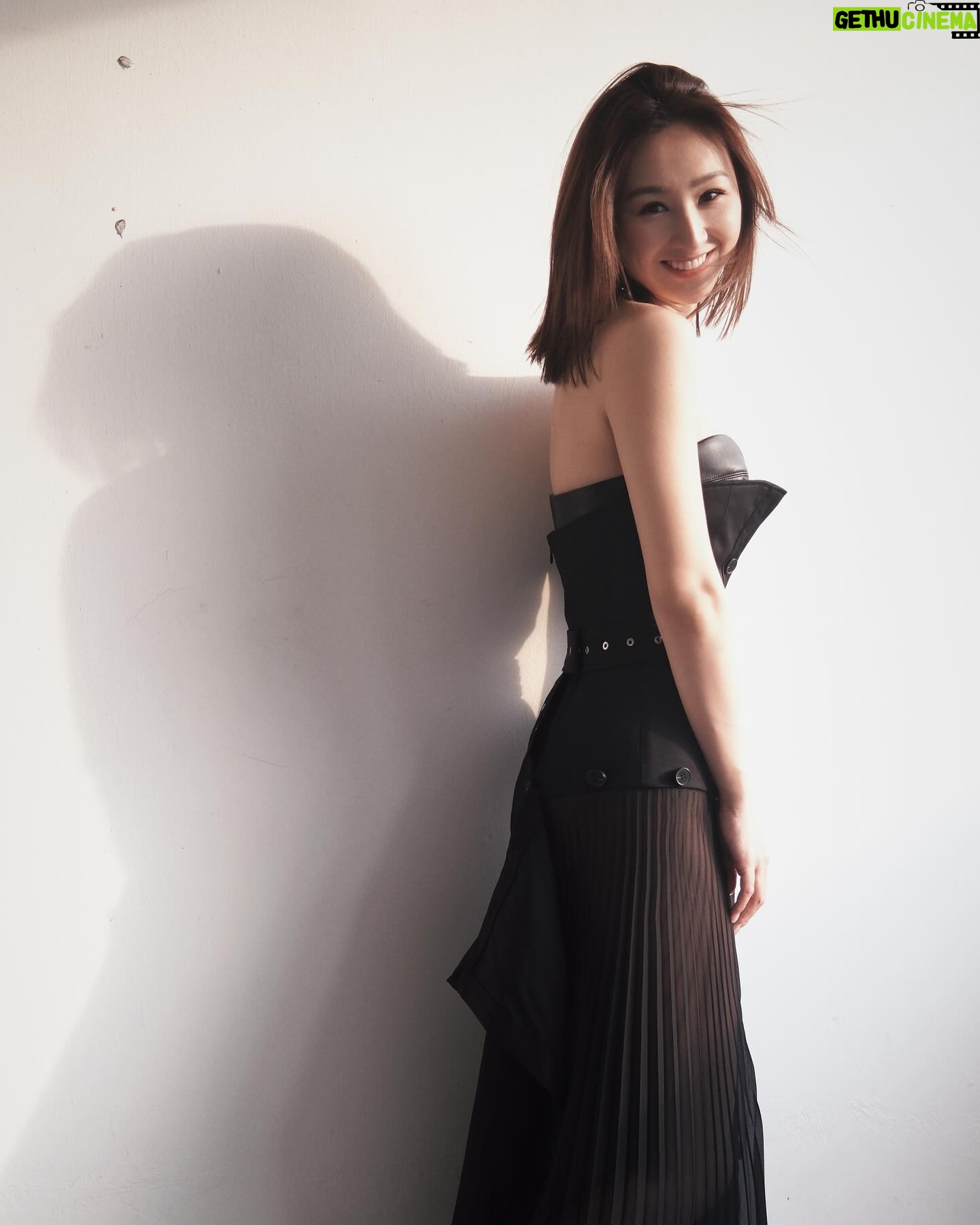Samantha Ko Instagram - Black dress🖤 #RokhHM #HMhongkong @mayaoo #sammko