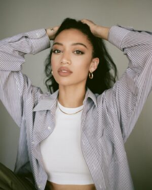 Samantha Logan Instagram - wish we could voice memo a caption