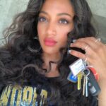 Samantha Logan Instagram - I wish @oliviamilescostumes @tammyfey and @grotesquebeauty would style and glam me everyday 🙏🏽🙏🏽🙏🏽