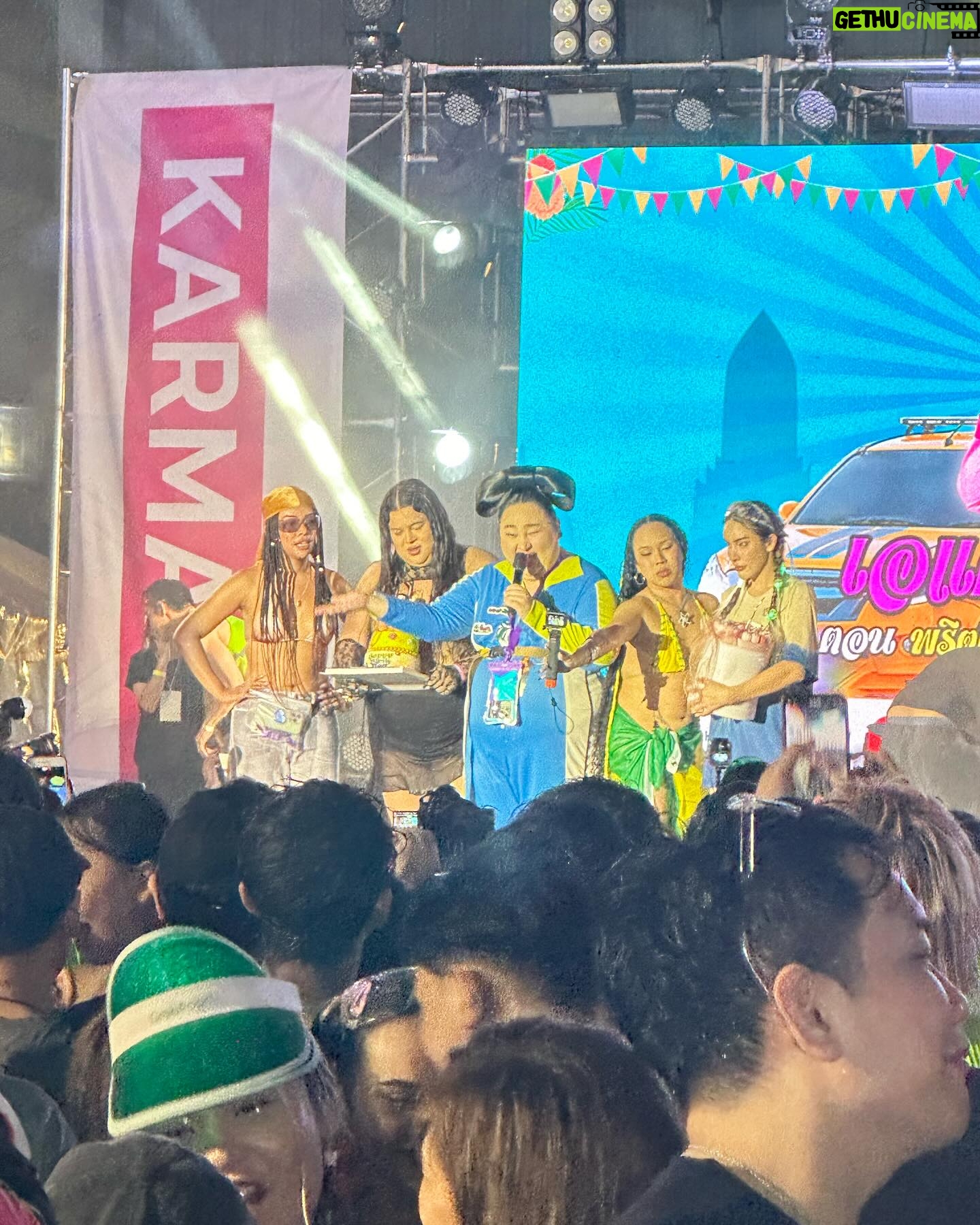 Samantha Melanie Coates Instagram - #วันเกิดเอแคลร์2024 🥳 ซ้อมเปียกน้ำไว้ตั้งแต่เนิ่นๆ💦