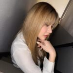 Samantha Melanie Coates Instagram – ติดเธอไม่ไหว~
ติดฝนอยู่ด้วยกันก่อนได้ไหม
ถ้าเธอรีบไป เอาร่มเราไปก่อนได้เลย🌂