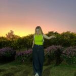 Samantha Melanie Coates Instagram - Chasing the sun🌞 ทุกพระอาทิตย์ตกคือโอกาสในการรีเซ็ต✌🏻