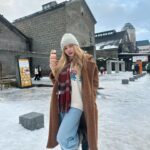 Samantha Melanie Coates Instagram – I’ll stop the world and melt with you🍦