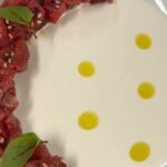 Samantha Vallejo-Nágera Instagram - En @samanthacatering nos gustan los buffets,los cócteles, las cenas sentadas, las fiestas, las bodas, los eventos de empresa, las convenciones… Pero lo que más nos gusta es dar bien de comer🥗🍲🌶️🍑🥩🍣 Conoces mi catering? Cuéntame