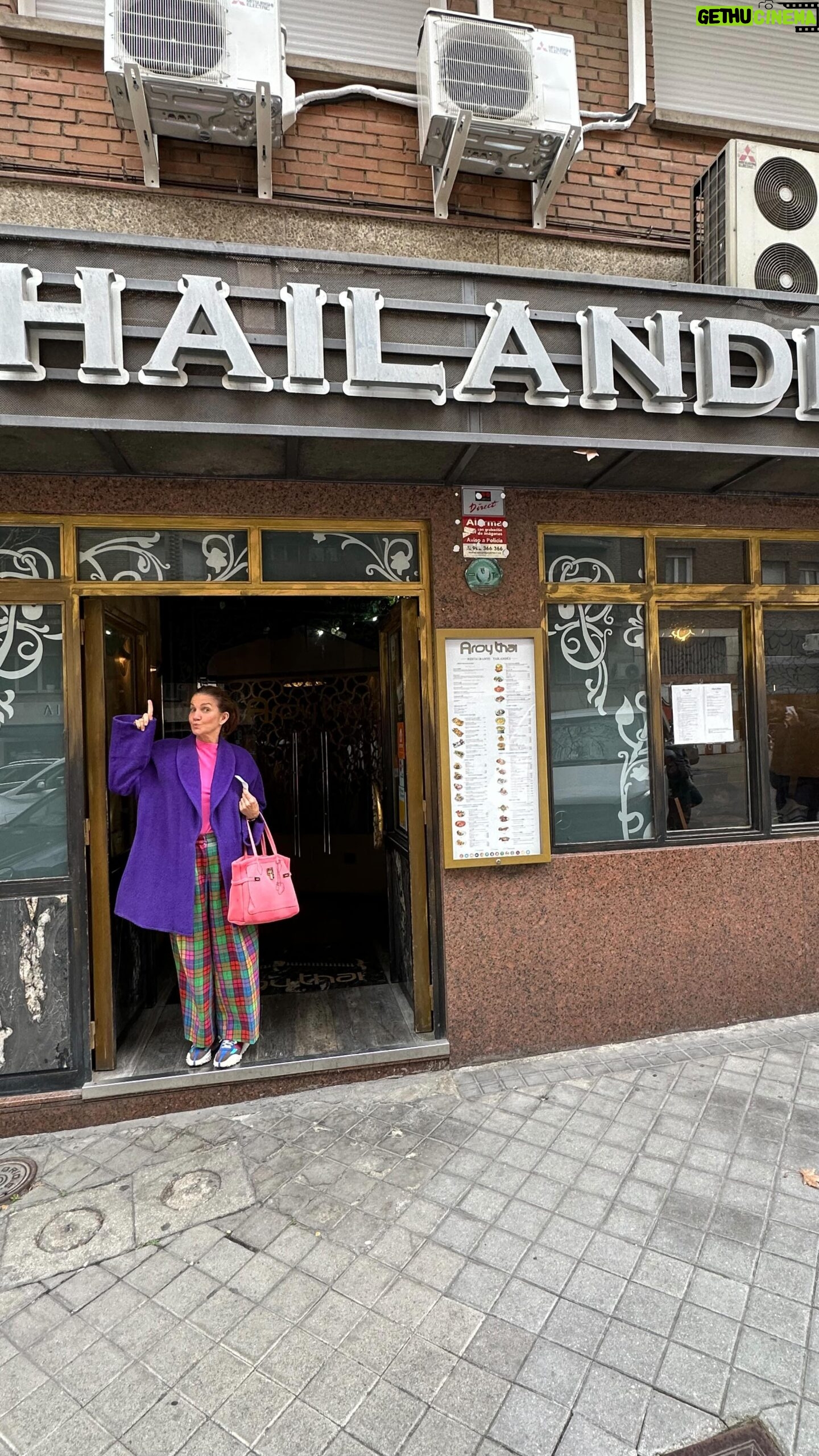 Samantha Vallejo-Nágera Instagram - Volvemos con la ruta de los mejores restaurantes tailandeses 🤸🏼♂️🤸🏼♂️🤸🏼♂️ Hoy fuimos a @aroythairestaurantes ⭐️ #MeGustaTailandia #Tailandia #ThaiGastro #ThaiSELECT #DITP #Thaitradespain #publi