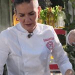 Samantha Vallejo-Nágera Instagram - Hoy os traigo el nuevo behind the scenes del último programa de @masterchef_es nos lo pasamos de lujo junto a @lolesleona @pepacocinera @laterremotodealcorcon y @loretomcj10 y sobretodo un cariñoso homenaje a las víctimas del 11M. Nos vemos el martes que viene 👋🏼 Estilismo: Traje de chaqueta @pedrodelhierro_official Zapatos @zara Pendientes @lolitamctisell Jersey @uniqloeurope Abrigo @maxmara Botas @sendra_boots Kimono @hossintropiaofficial Pendiente @dosprimeras Sandalias @ponsquintana
