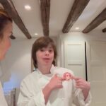 Samantha Vallejo-Nágera Instagram – Hoy se ha levantado con ganas @casataberna 
#roscónforpresident