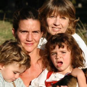 Samantha Vallejo-Nágera Instagram - Feliz día de la madre 
1-Mi madre.La mejor abuela con Cloe y Peter 
2-Mi madre con Cloe, grandes amigas
3-Mi madre y yo con Cloe y Peter
4-La primera vez que fui madre Cloe
5-La segunda vez que fui madre Peter
6-La tercera vez que fui madre Patrick
7-La cuarta vez que fui madre Diego 
Los cuatro días más importantes de mi vida
Siempre quise ser madre 
Lo más bonito y lo más duro que hay.
El camino más largo.
Felicidades