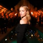 Samara Weaving Instagram - It’s giving Bond. James Bond. We celebrated 60 years of whisky, style, and intrigue at @the_macallan x James Bond 60th Anniversary Event #ad21 #TheMacallan #TheMacallanx007 Style @dorso 🥃 Make up @fionastiles 🥃 Hair @jennychohair