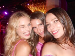 Samara Weaving Instagram - SUBLIME!